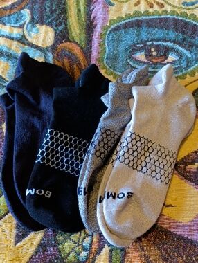 Bombas Men’s Low-Cut Athletic Socks - Black & Gray